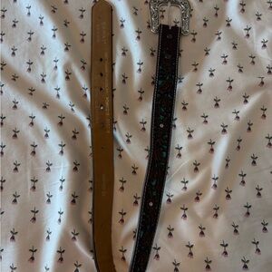 Ariat Women's Black and Tan Embroidered Belt